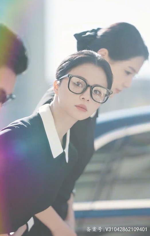 The ugly wife counterattacked, and her appearance was stunning all over the world