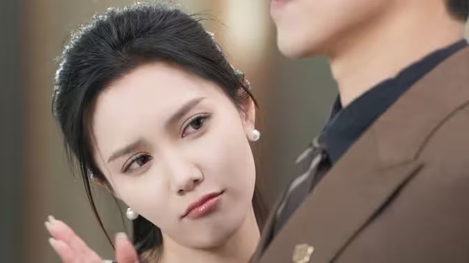 The diamond tycoon came on a blind date