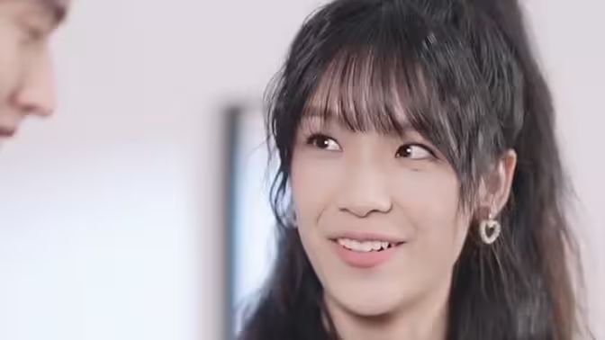 그는 하늘의 별 같아요