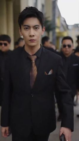 뼈 침식, 죄수 결혼, 그의 아내를 버리고 도망쳤다