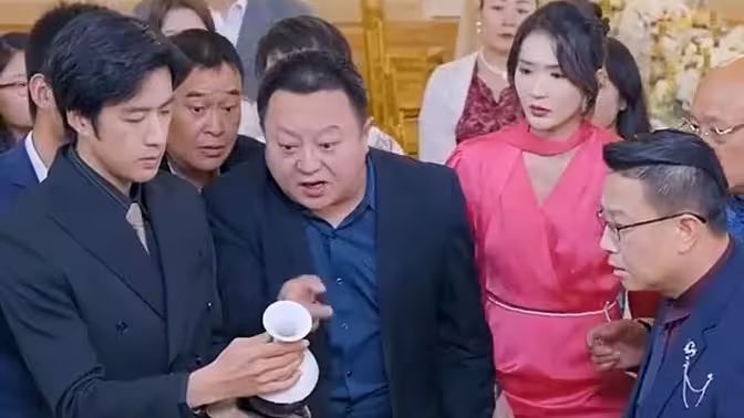 제가 다시 태어나기 5년 전, 저는 한 걸음씩 노력하고 있었습니다(5년 동안 견뎠고, 결국 이 결혼을 이혼해야 했습니다)